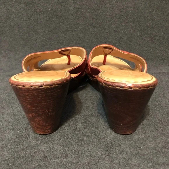 Born Shoes Women’s Red Leather Strappy Thong Wedge Slip On Sandals Size 10/42 - Picture 4 of 10